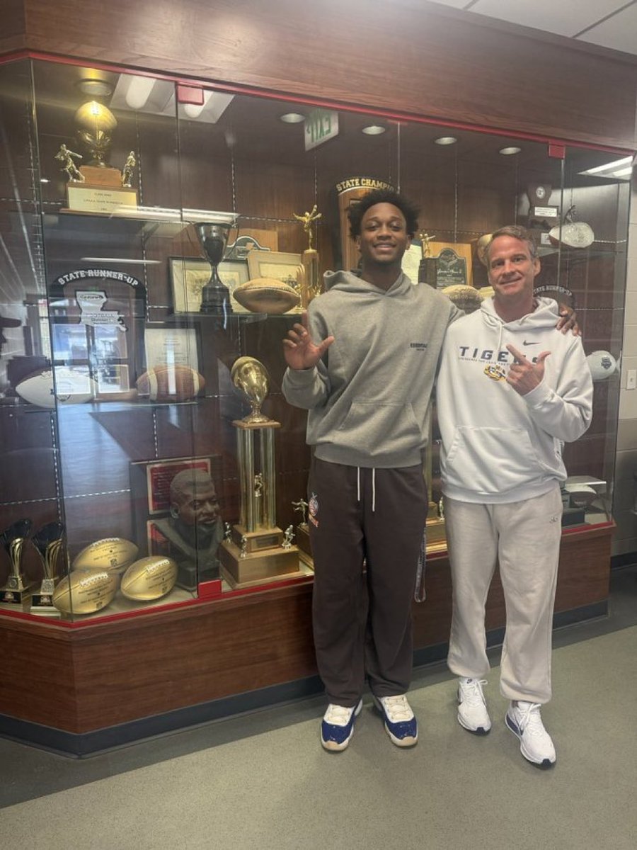 Lane Kiffin made his way to Ruston, Louisiana to visit the No. 1 TE in the 2027 class Ahmad Hudson 🐯
