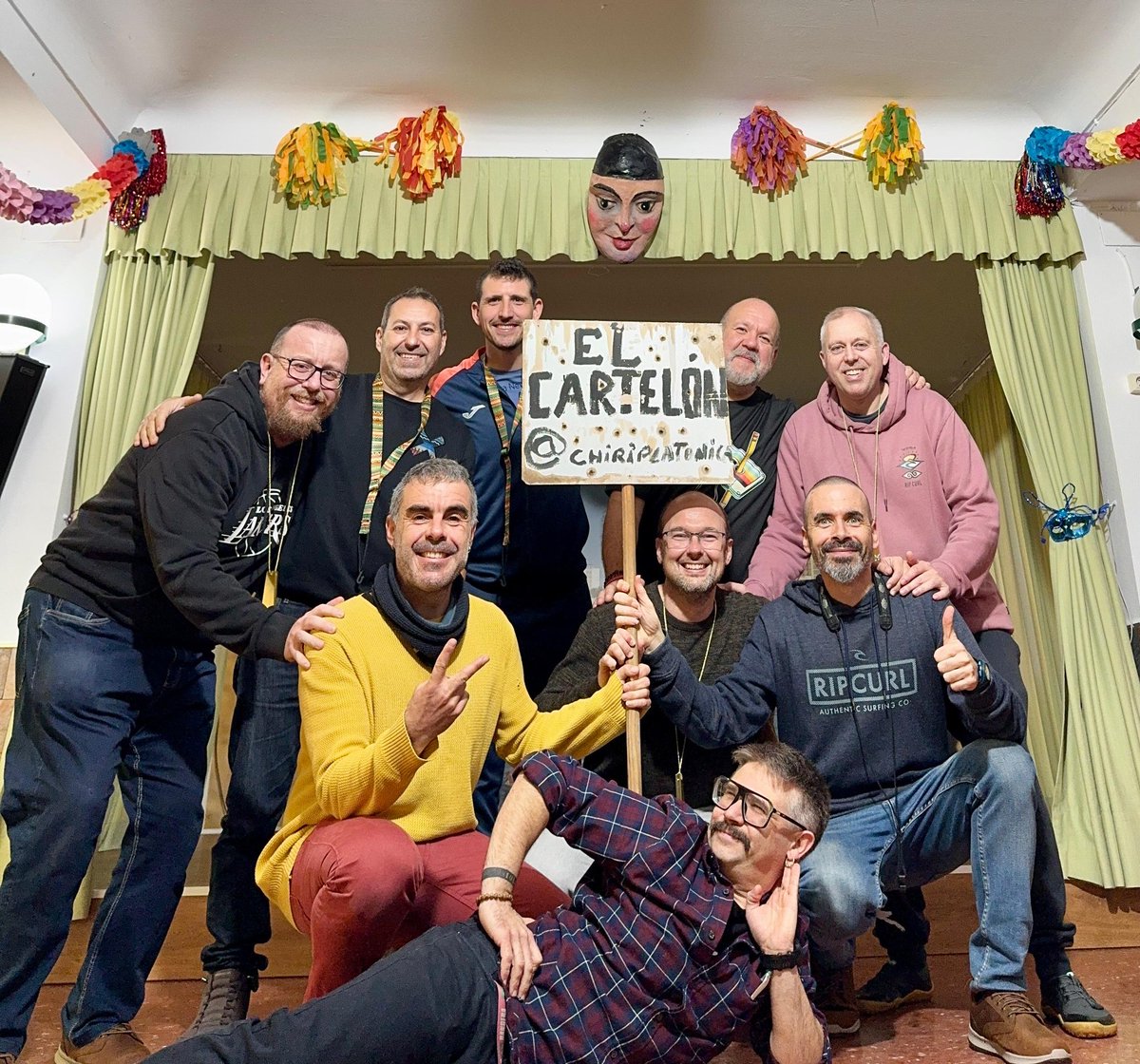chiriplatonica's tweet photo. ☝🏻Primer ensayo con el grupo completo desde 2015. 😉 Cadi, en menos de dos semanitas estaremos con "El Cartelón" por tus calles. 

#chiriplatonica #carnaval2026 #CarnavaldeCadiz #callejeras2026 https://t.co/YQunwq4iGt