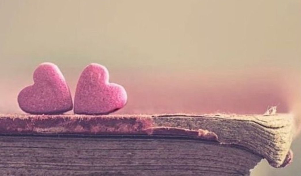iamqyle's tweet photo. february is the bridge between winter and spring... happy 1st day of February ♡

 #1stFebruary #lovemonth #lovelovelove https://t.co/BEjV4bjKK1