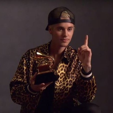 ccjustiner0's tweet photo. ✨️| noche de #GRAMMYs 
~☆ les dejo un hilo con horarios y donde ver ☆~ https://t.co/UloWc9QMSA