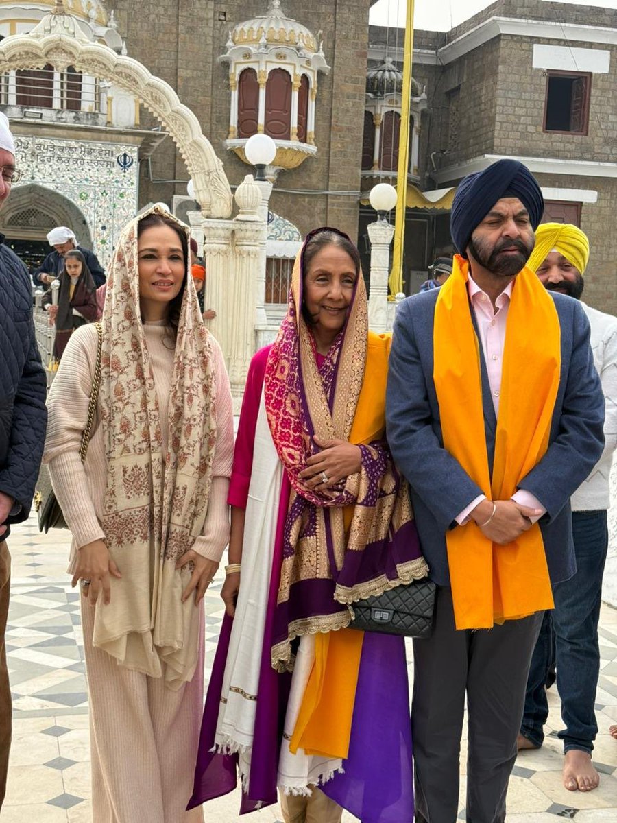 Razarumi's tweet photo. World Bank President Ajay Banga, accompanied by his family, visited Gurdwara Panja Sahib in Hasan Abdal, Pakistan—one of Sikhism’s holiest sites,—to pay his respects. Banga is also scheduled to travel to Khushab, his parents’ ancestral village. https://t.co/5RLWiuMxuL