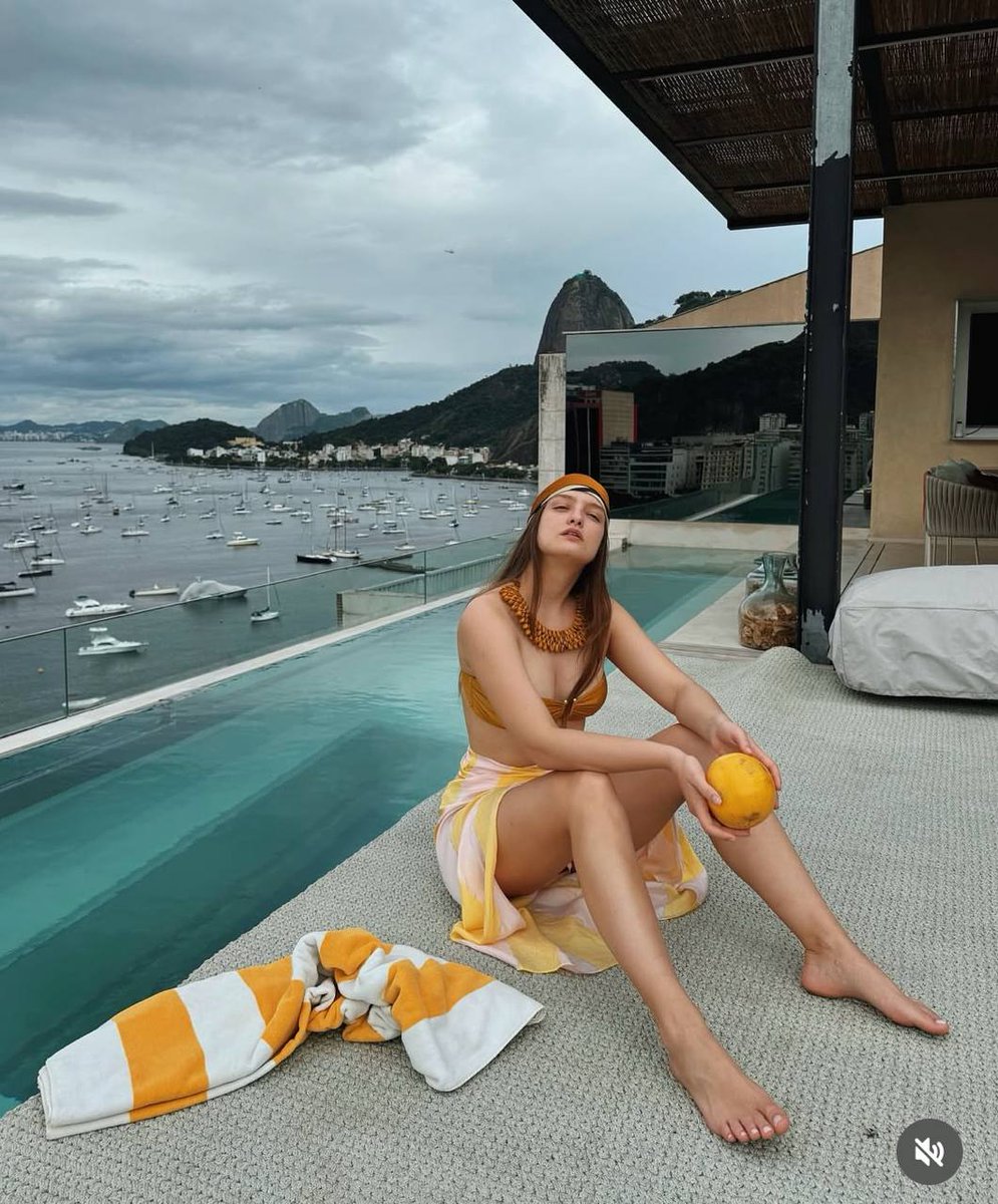 27khv's tweet image. A Russian former model, Raisa from Krasnodar, whose name surfaced in the Epstein emails, says she believes she was being “prepared for something” via her agency back in 2018.

She recalls a foreign scout pushing a contract abroad, but she refused to go. “I thought it was a stupid…