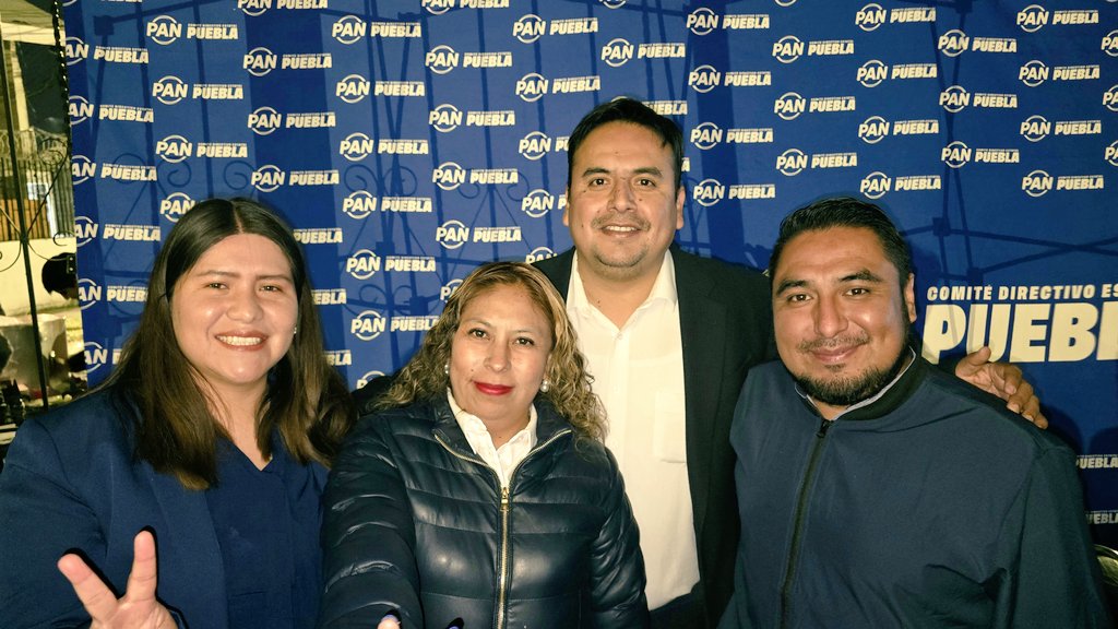 kikematamoros16's tweet photo. Con gran responsabilidad y orgullo, tomamos protesta como integrantes del Comité Directivo Municipal del PAN en Puebla. 🔵✋
Agradezco profundamente a todas las personas que depositaron su confianza en nosotros; no les vamos a fallar.
#PanPuebla #SomosMas #PanistasPuebla https://t.co/Jyy5dpeaKq