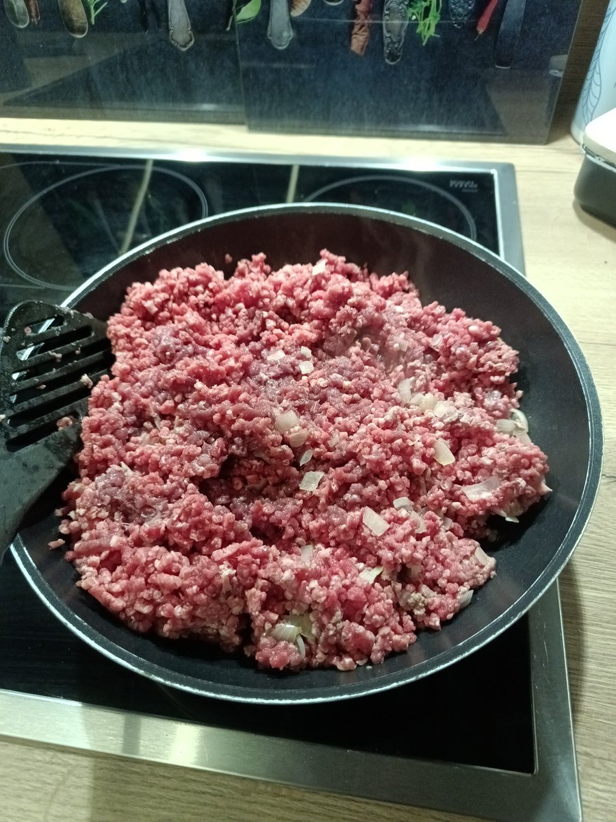 Reh Rind Bolognese, alles selbst gemacht. 

Vom Jagen, erlegen, zu Hackfleisch verarbeiten und kochen. 

Das ist für mich Luxus 😍