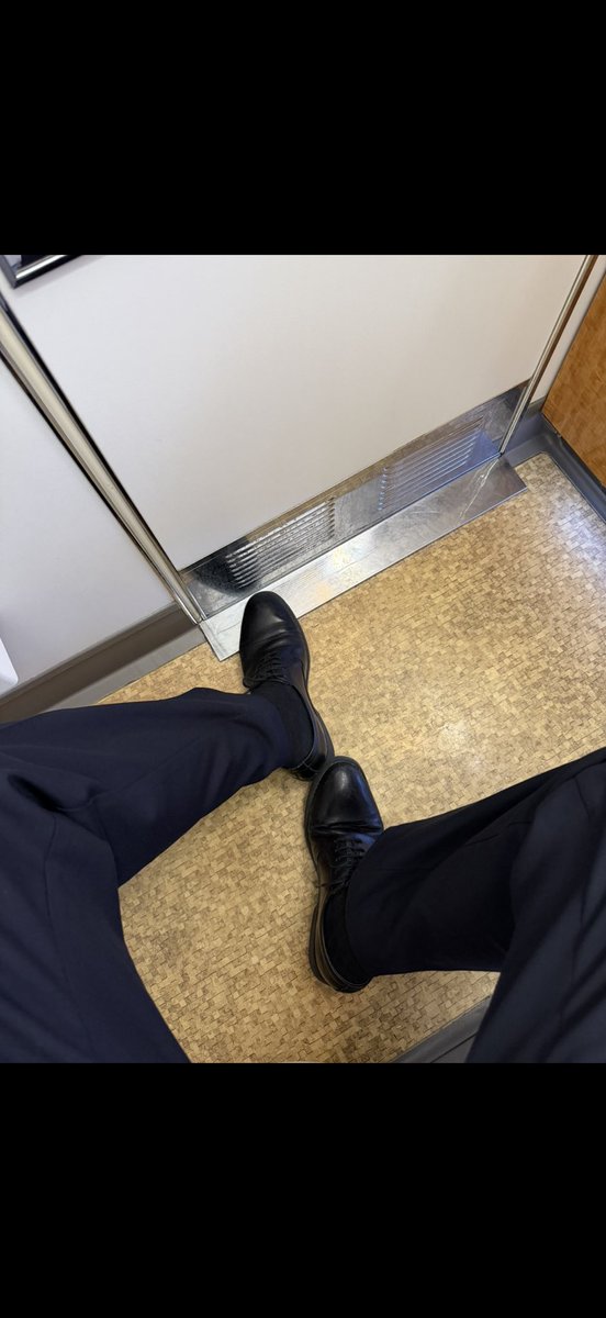 Zacc0207's tweet photo. #民航 #空少 #乘务员 #黑袜 #黑袜大脚 #原味 #原味内裤 #原味袜子 https://t.co/mjAOjVVcym