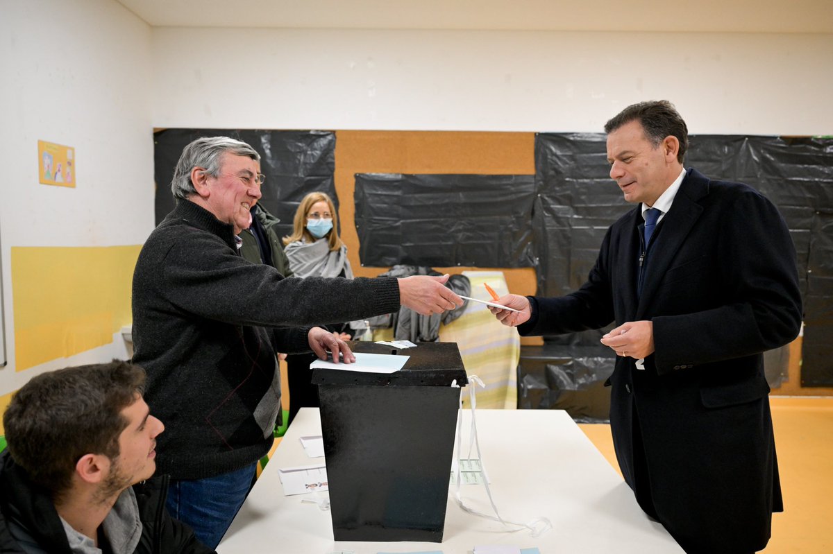 Luís Montenegro tweet media