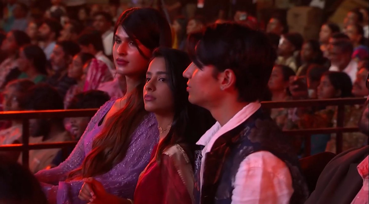 Rasigan_022's tweet photo. #BiggBoss Contestants make it to the #SuperSingerFinale

#AUrora #Tushaar #Vikram #Subiksha #Sabari #Fj #Praveen #Diwakar #Vinoth #Divya #Amit #Muthukumaran

#BiggBossTamil9 #BiggBoss9Tamil #BiggBossTamil https://t.co/aMMgWwolie