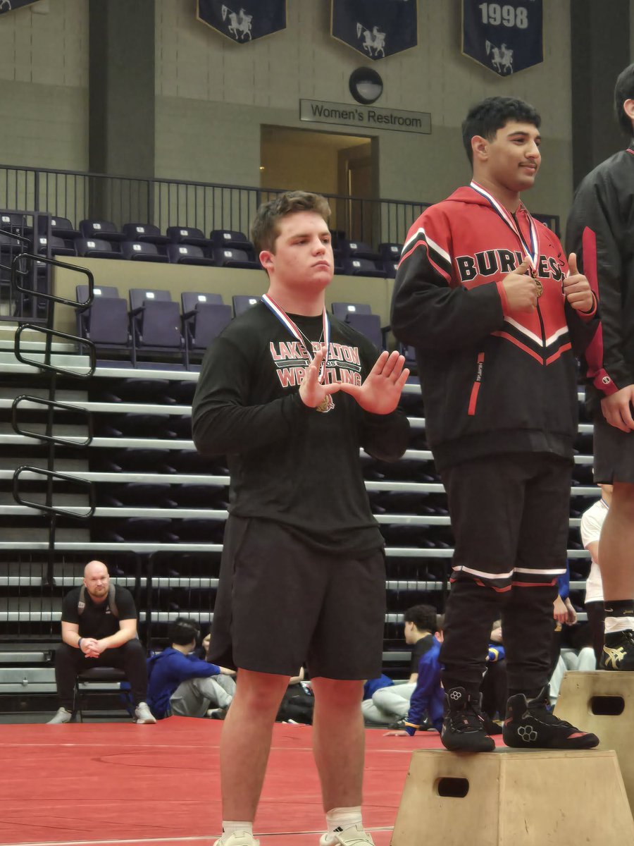 Joey Casmus places 4th at District at 190 and will head to regionals as an alternate. Solid tournament. #RiseUp #212 #OneDegree
<a href="/BeltonISDAth/">Belton ISD Athletics</a> <a href="/LBAthleticBoost/">LBHS_Athletic_Boosters</a> <a href="/LakeBeltonHS/">Lake Belton High School</a>