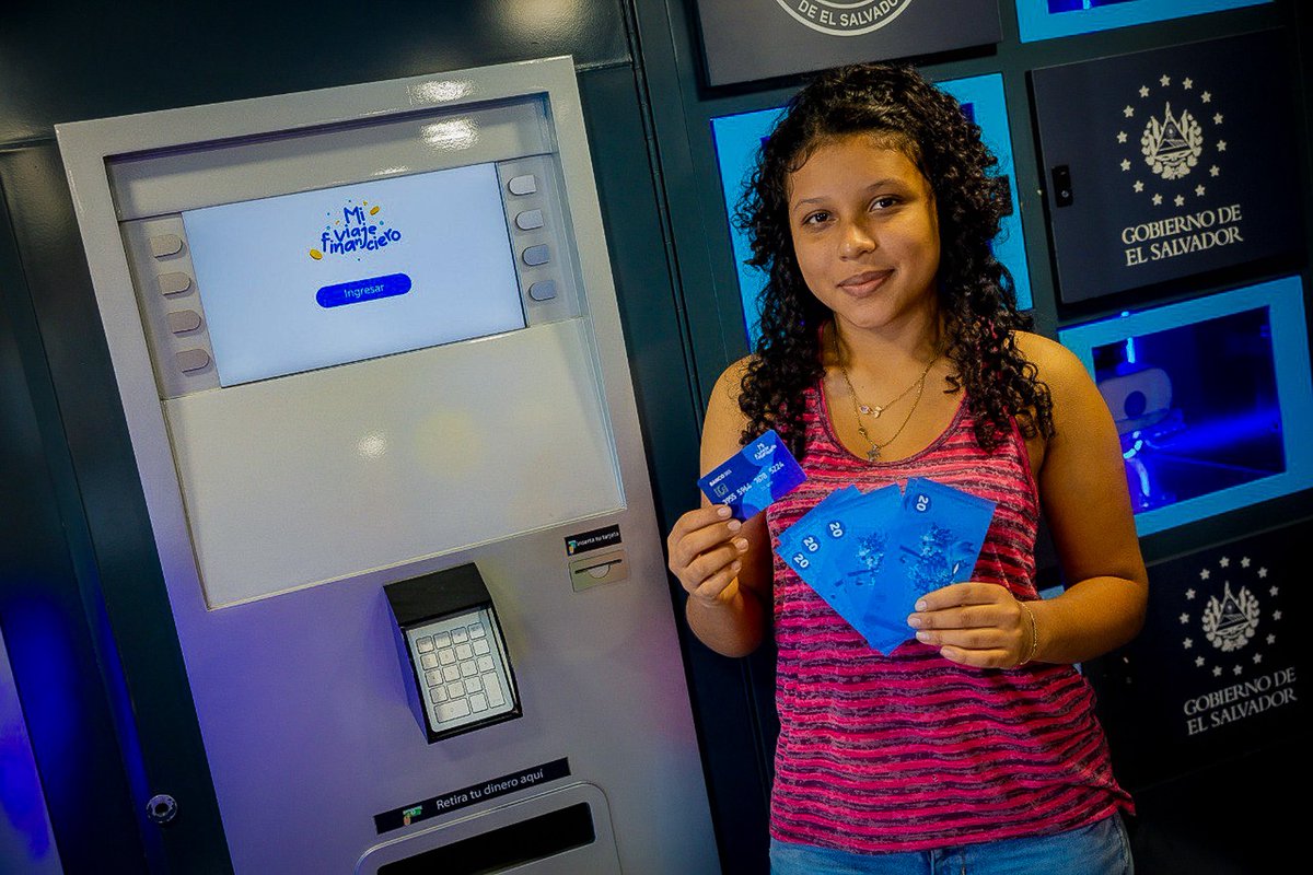 bcr_sv's tweet image. ¡Continuamos llevando la educación financiera a todo El Salvador a bordo de nuestro Bus Mi Viaje Financiero! 🚍