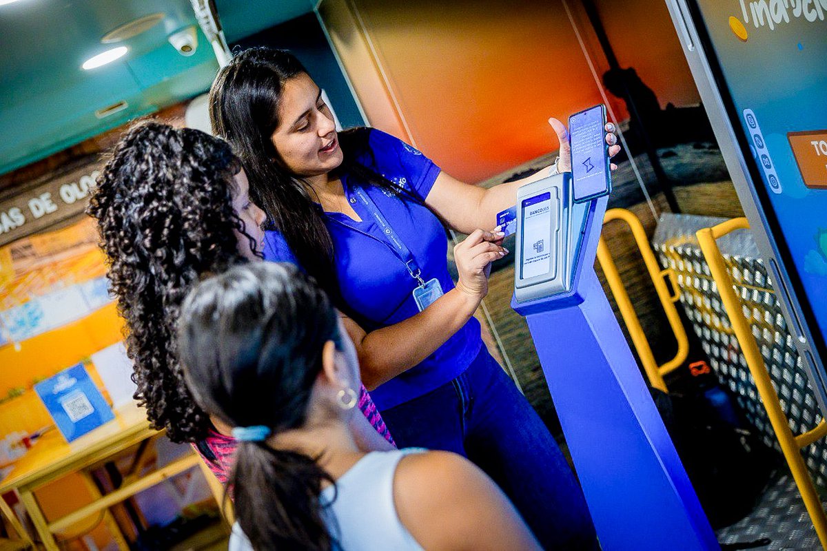 bcr_sv's tweet image. ¡Continuamos llevando la educación financiera a todo El Salvador a bordo de nuestro Bus Mi Viaje Financiero! 🚍