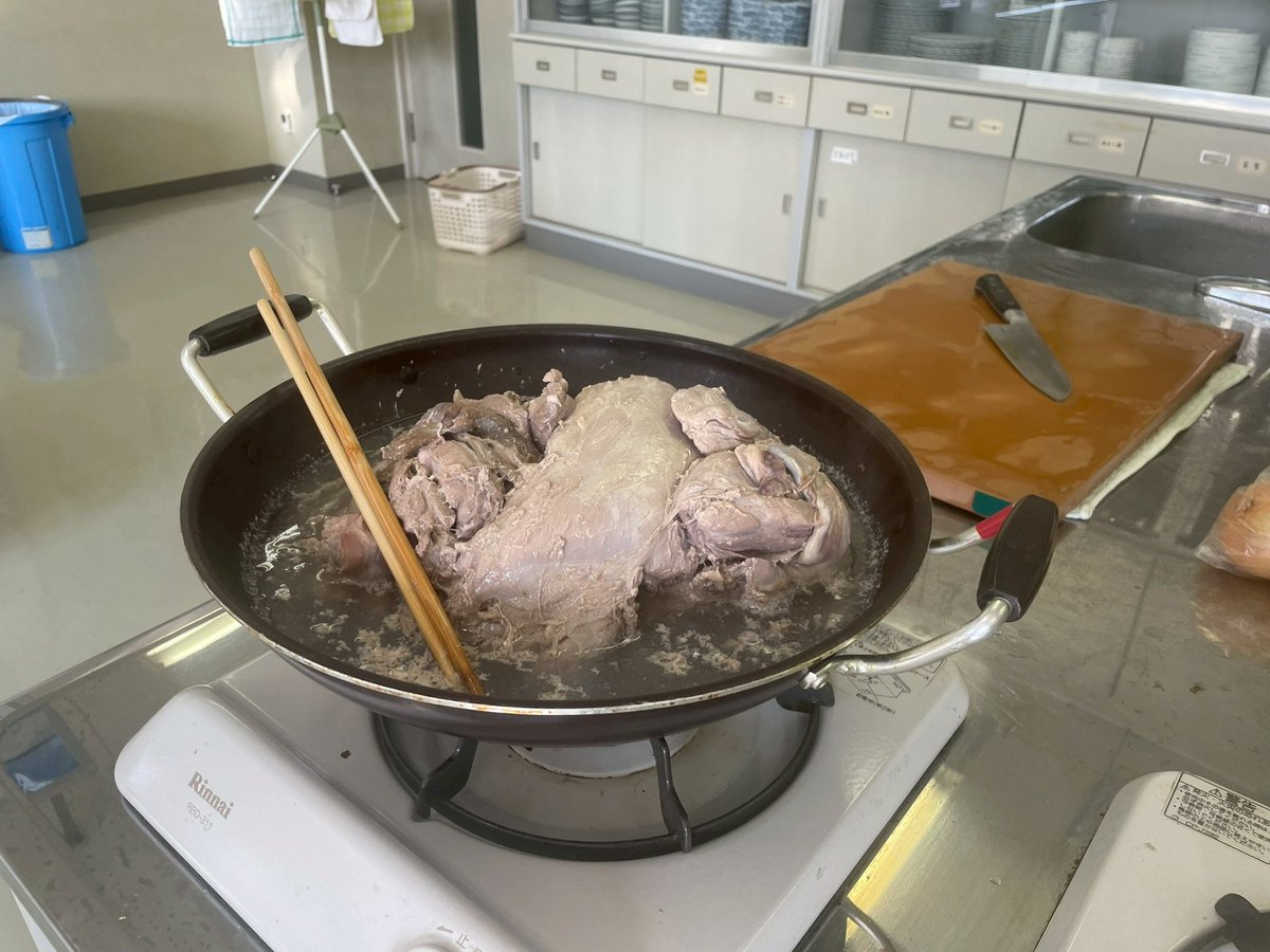 ehime_im's tweet photo. 今年度3回目となる伯方でCookingでした！！
今回はイノシシカレーを作りました！
たくさんの方のご参加ありがとうございました〜 https://t.co/Vtv8R0JHjV