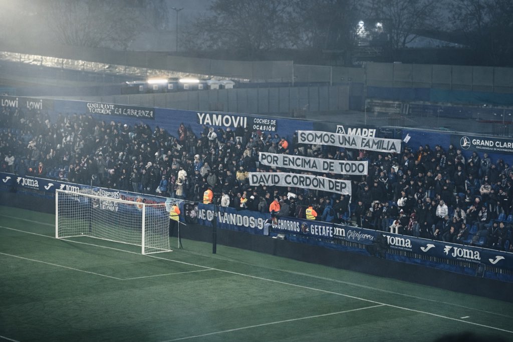 Hora Azulona tweet media