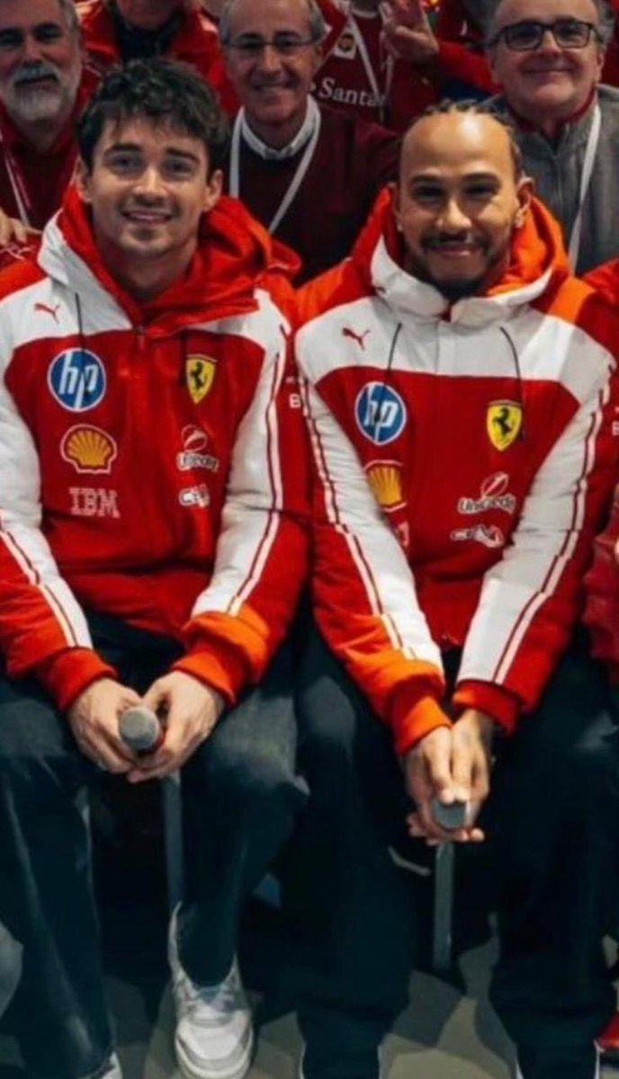 alexescalera17's tweet image. Vean lo feliz que estan.
Solo pido que esa misma felicidad sea TODA la temporada POR FAVOR!