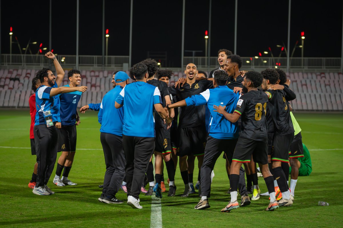 alwehdaclub1's tweet photo. 📸 كاملين أو ناقصين نجومنا في الميدان حاضرين ♥️🤍 https://t.co/H0MVlv7PyL