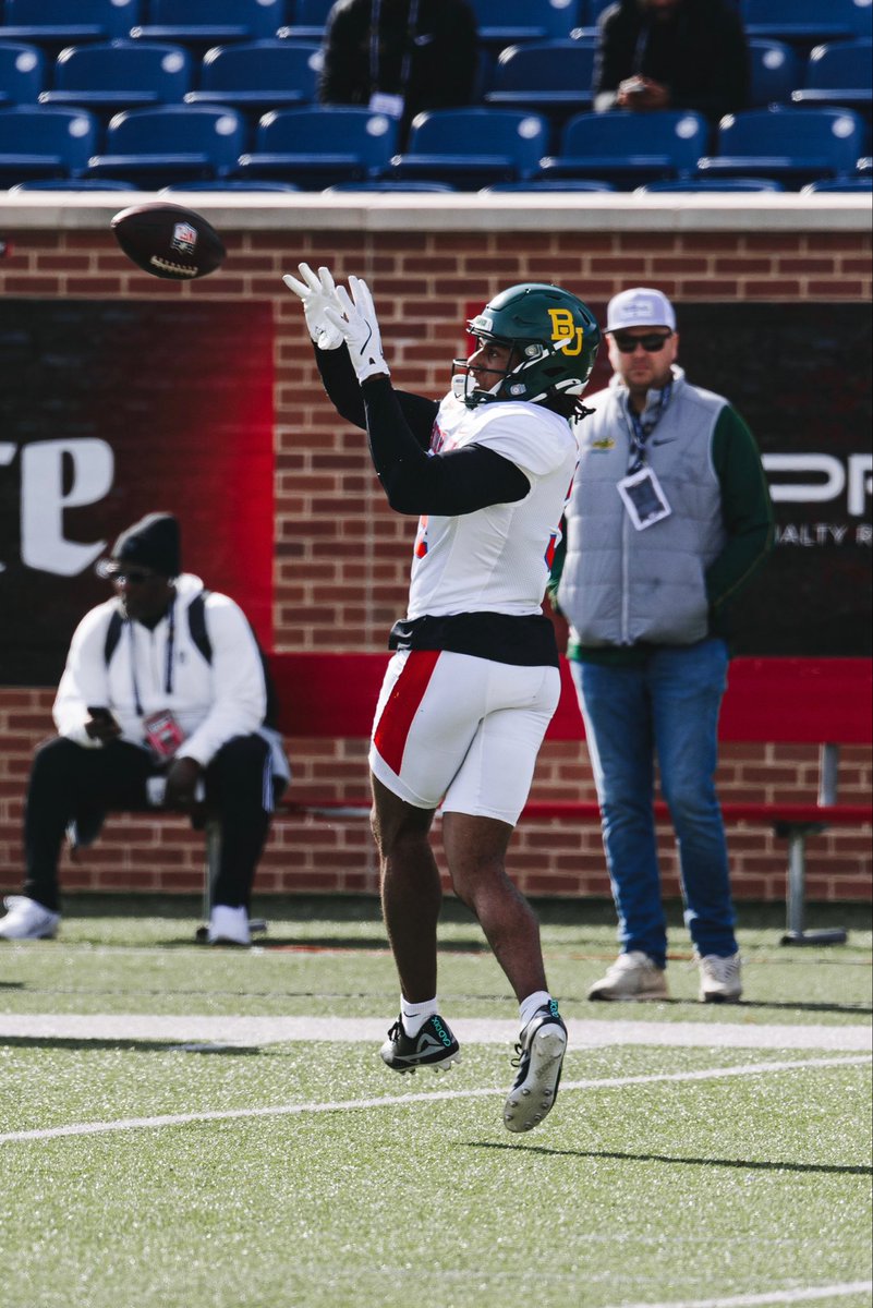 Josh_Cameron34's tweet image. Thanks to the @seniorbowl for allowing me to showcase my talents and abilities in front of so many. This is just step 1 one of the journey excited for the next!🙏🏾🖤