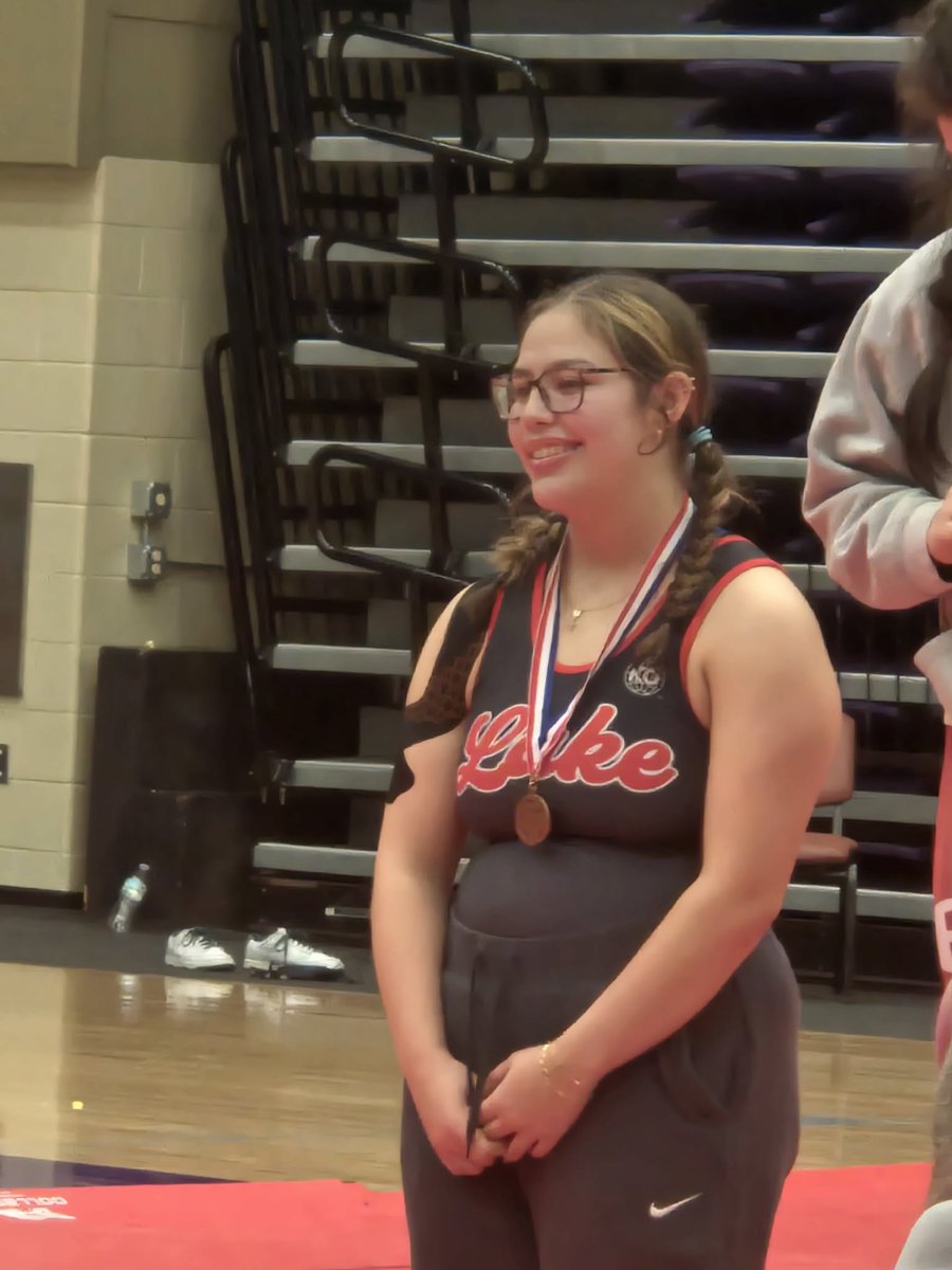 Anna Huffman earns a 4th place finish at District at 170 and qualifies for regionals. Way to compete. #RiseUp #212 #OneDegree
<a href="/BeltonISDAth/">Belton ISD Athletics</a> <a href="/LBAthleticBoost/">LBHS_Athletic_Boosters</a> <a href="/LakeBeltonHS/">Lake Belton High School</a>