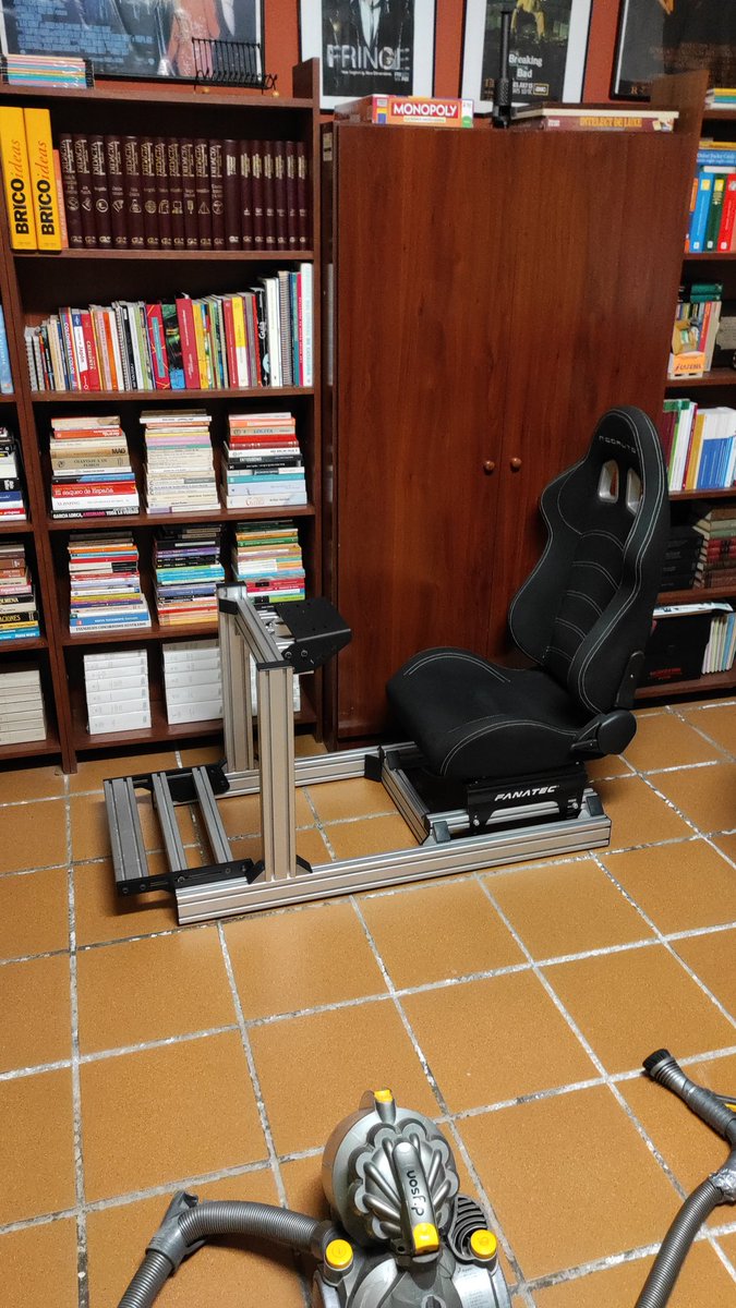 Devolvemos el cockpit a su formato original...
En los próximos días tendremos al nuevo bicho por casa 💣