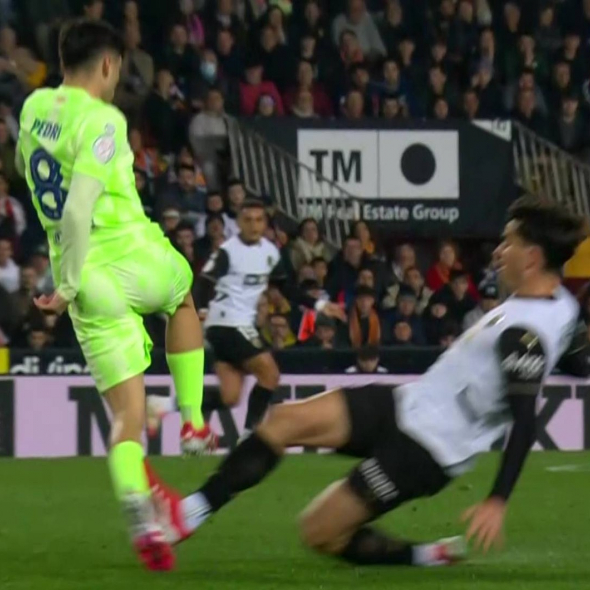 CuentaMister's tweet image. En un fútbol decente @CTARFEF @rfef y creíble, todas serían ROJA. Pero en el fútbol español puedo hacer este juego: "ADIVINA CUÁL FUE ROJA Y CUÁLES NO"

Tchouameni vs Pedri (amarilla)
Ciss vs Pedri (amarilla)
Guillamon vs Pedri (ni amarilla)
Ciss vs Ceballos (roja)

Cuando hay 4…