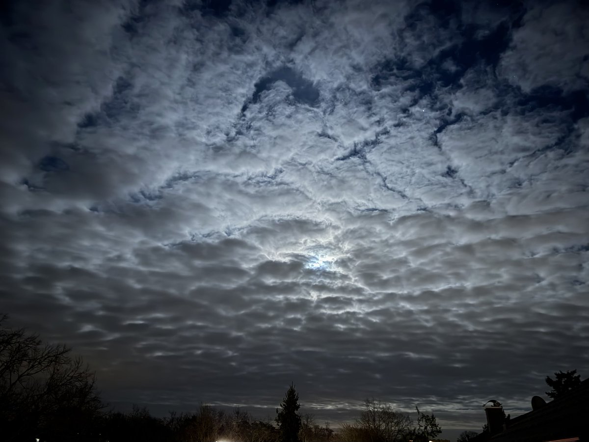 Da oben hat jemand mit Bauschaum gespielt...