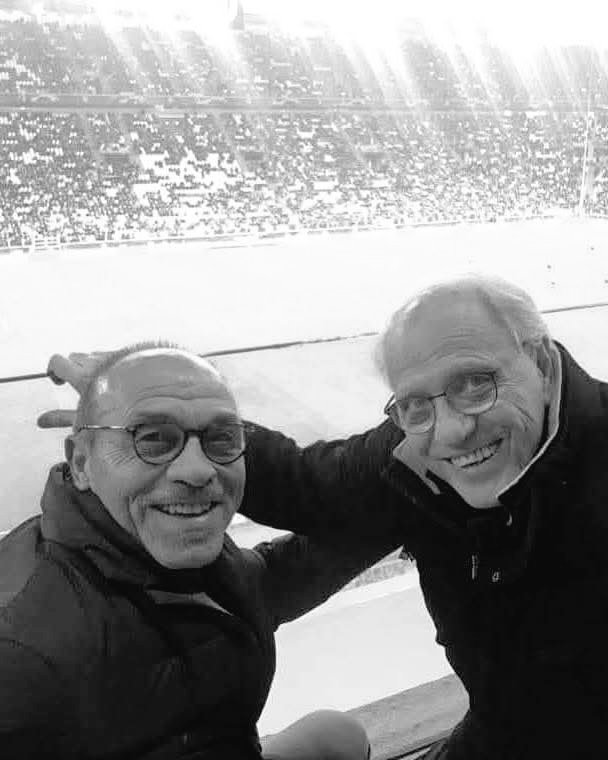 Cross di Causio, testa di Bettega...gol!

1 febbraio 1949 
Tanti auguri Barone! 🎂🤍🖤