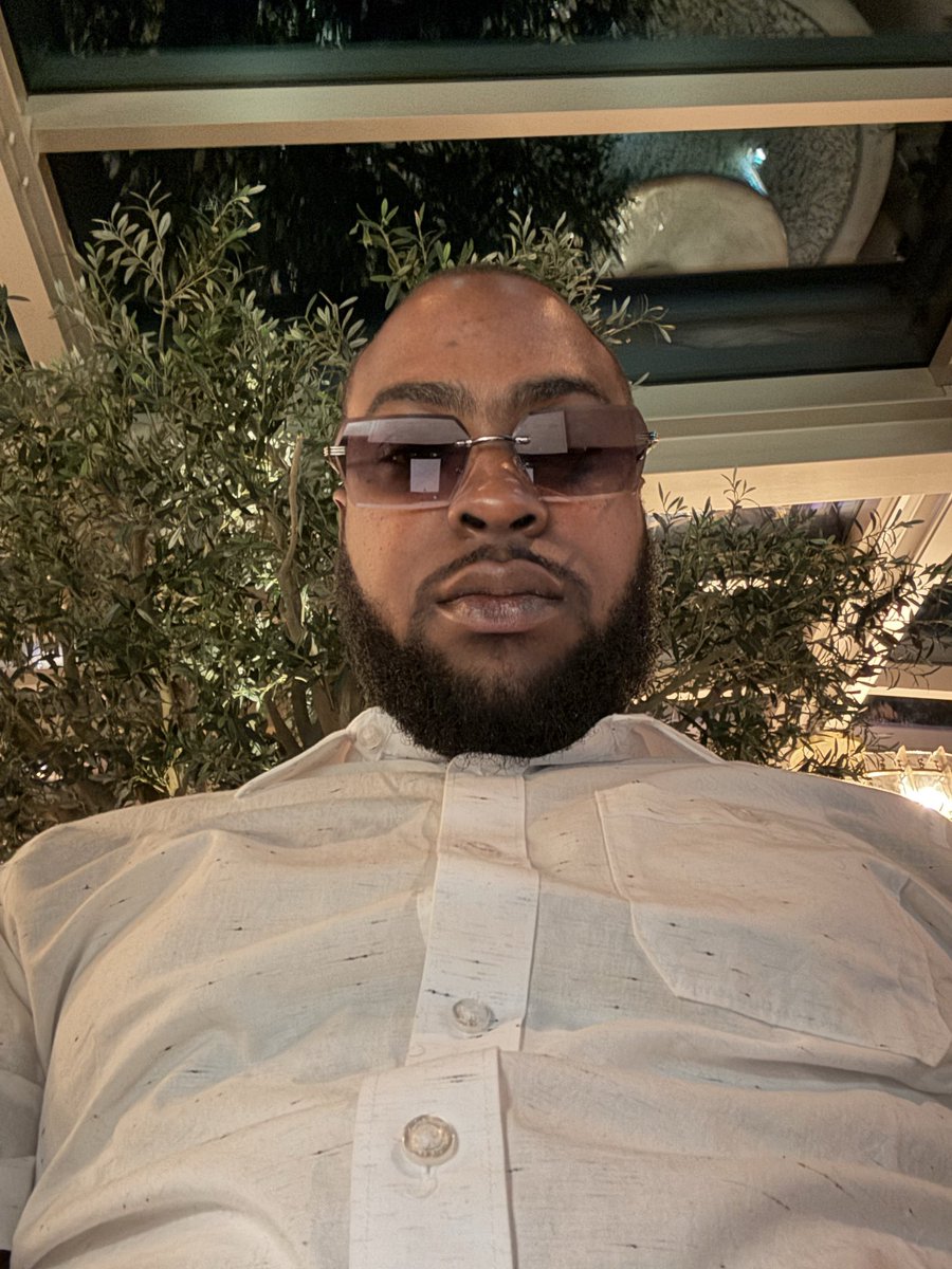JavaunS's tweet photo. Just a humble G 🪐 https://t.co/gocAgR1Op1
