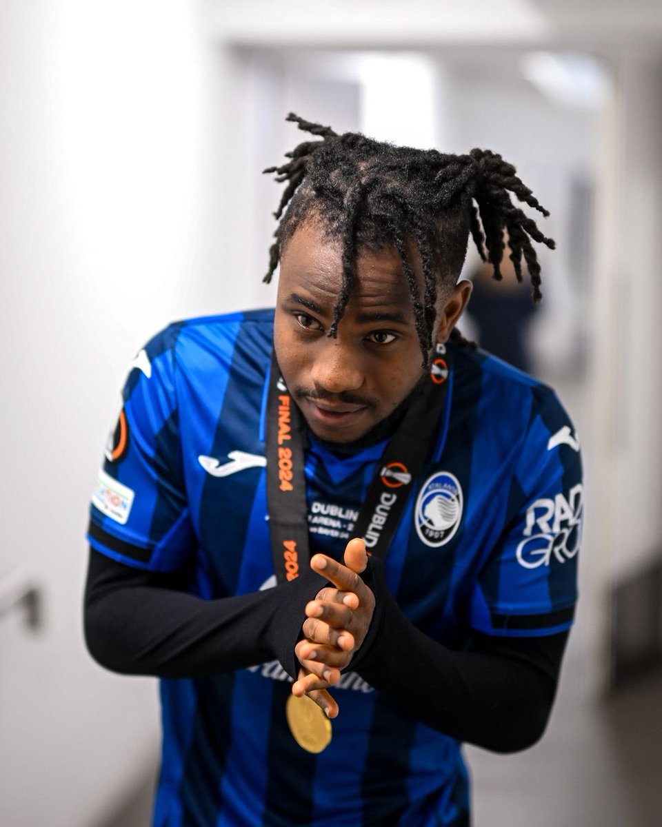 2026Rezillikler's tweet photo. 🚨Son Dakika: Atletico madrid yetkilileri sağlık konturollerinde yetersiz bulunan Ademola Lookman Transferinden vazgeçti.
#transfer #Lookman #AtleticoMadrid https://t.co/VihLRfDAaC