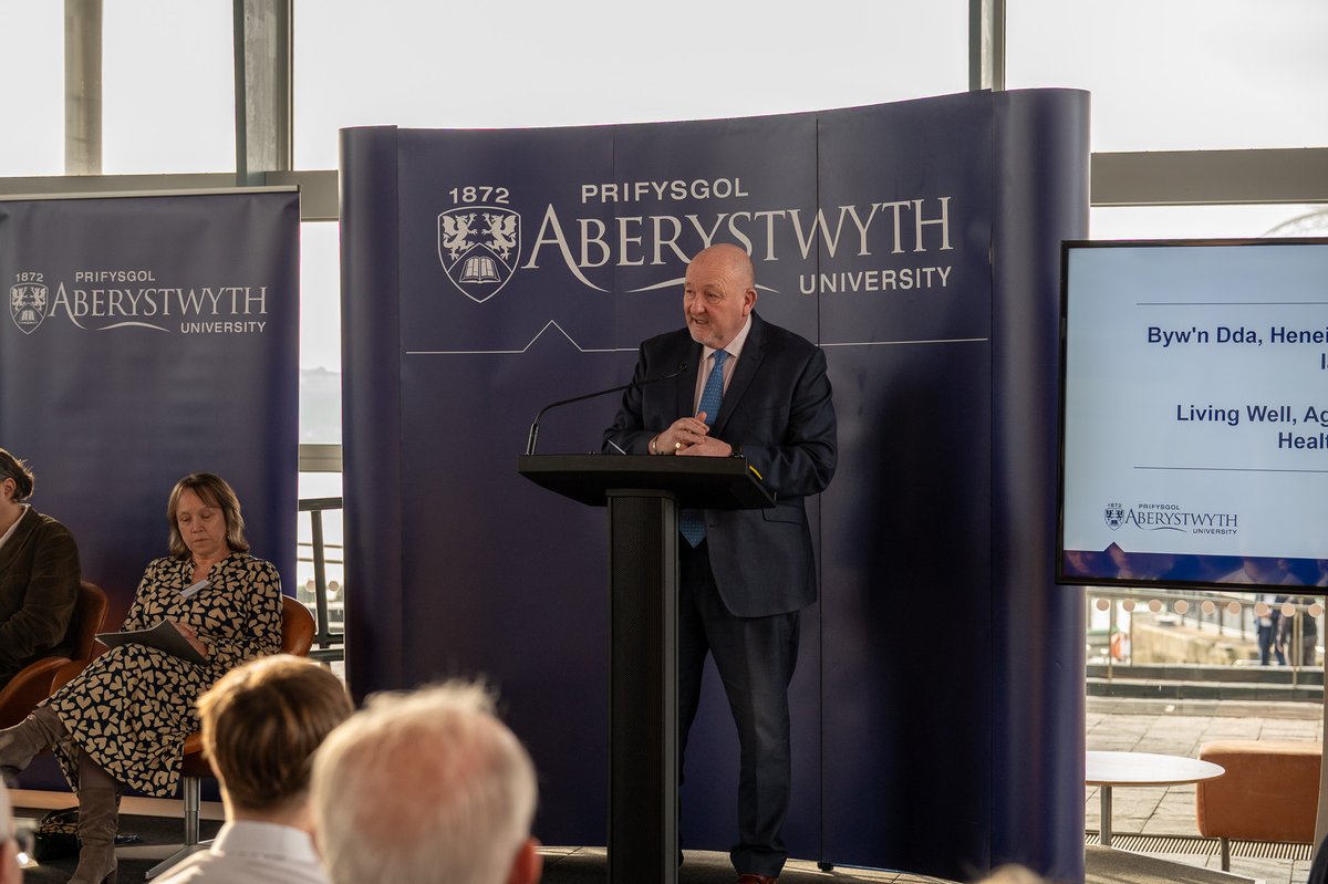 Luis AJ Mur tweet media