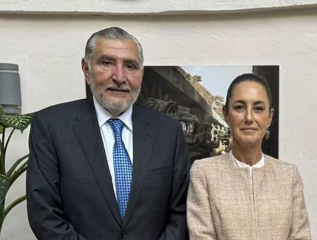 La buena noticia: Adán Augusto López deja la coordinación de Morena en el Senado tras meses de escándalos.
La mala noticia: se queda como senador, no hay investigación por presuntos lazos con La Barredora, ni por conflictos de interés, gastos sin escrutinio rumbo a la candidatura