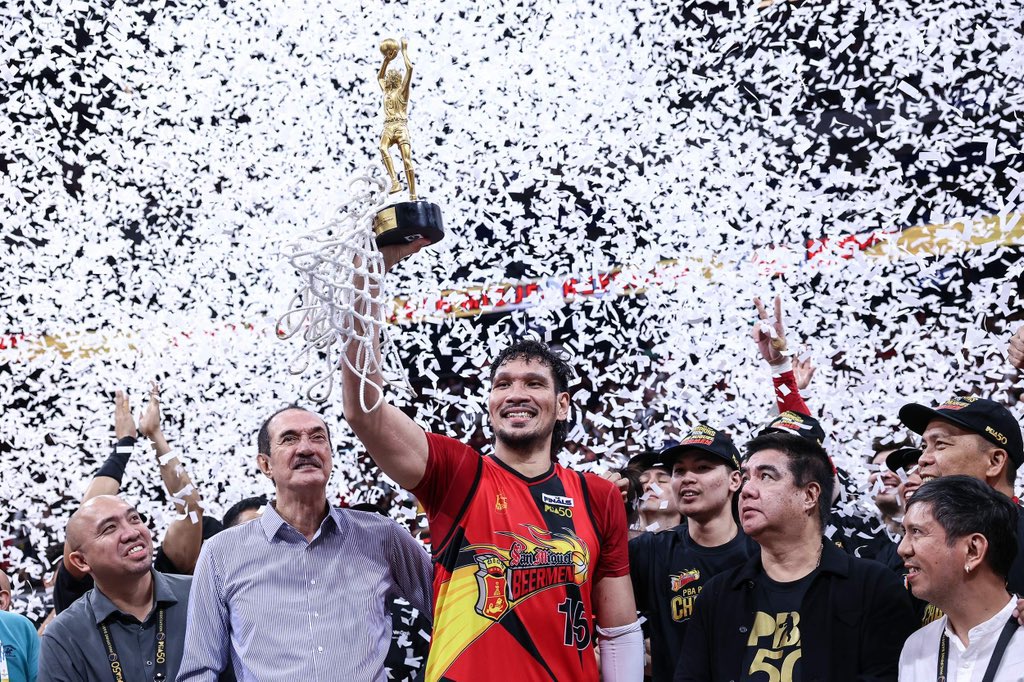5peatsmb's tweet photo. Oh hi, just sliding in to say we’re the champs, baby!!!!!!!!🏆 

Hold this L. 

Shoutout to BGR for waking the beast—JMF🐐 Sleep tight… All Filipino conference over 😴 #petty https://t.co/ANrNwmgB3x