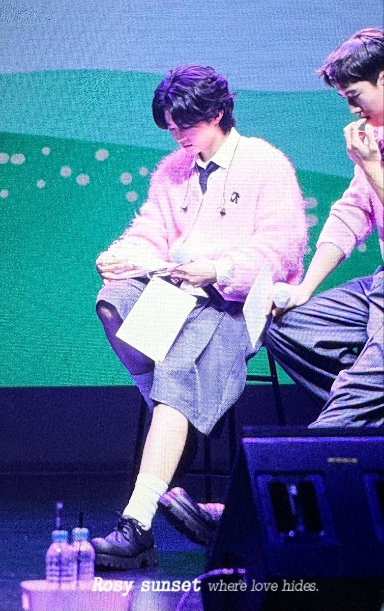 260201 #복숭아꽃이피었습니다 팬미팅

오늘의 전신 수빈 너무 코여워서 잡아묵기직전

#정수빈 #수빈 #JUNGSUBIN #PeachTrap