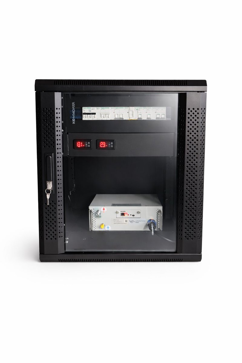 Under Oil tweet media