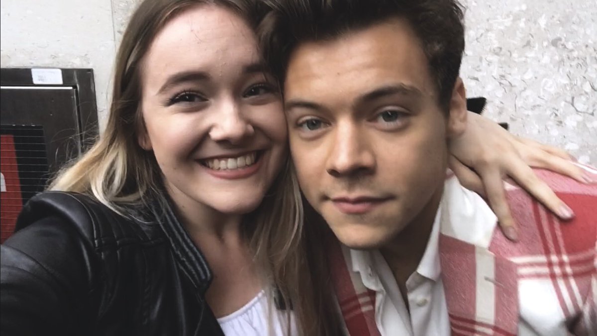 simone 🏠 tweet media