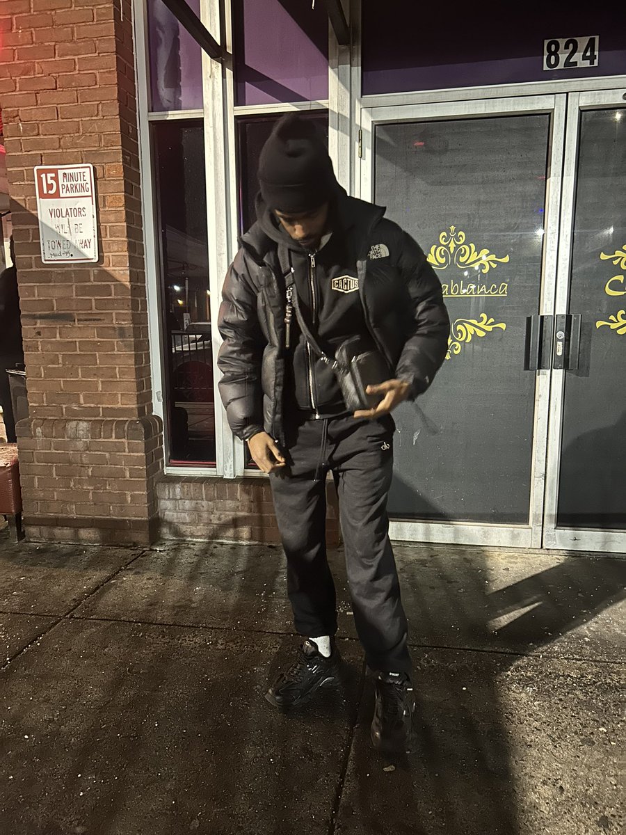 1shotwes tweet media