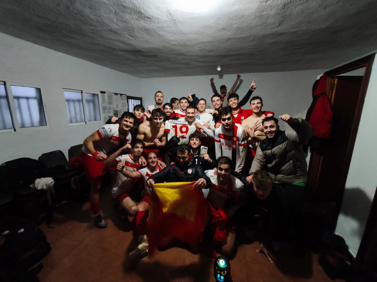 CdNuevocc's tweet photo. SENIOR JORNADA 17:
0-1✅ +3
Gol de:
Trejo⚽️
🤍❤️ https://t.co/pwv9IkKQJ5