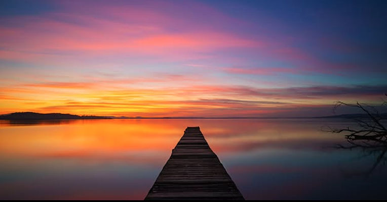 strimbalzo's tweet photo. Un tramonto dal Lago Trasimeno https://t.co/VCvGjIveR0