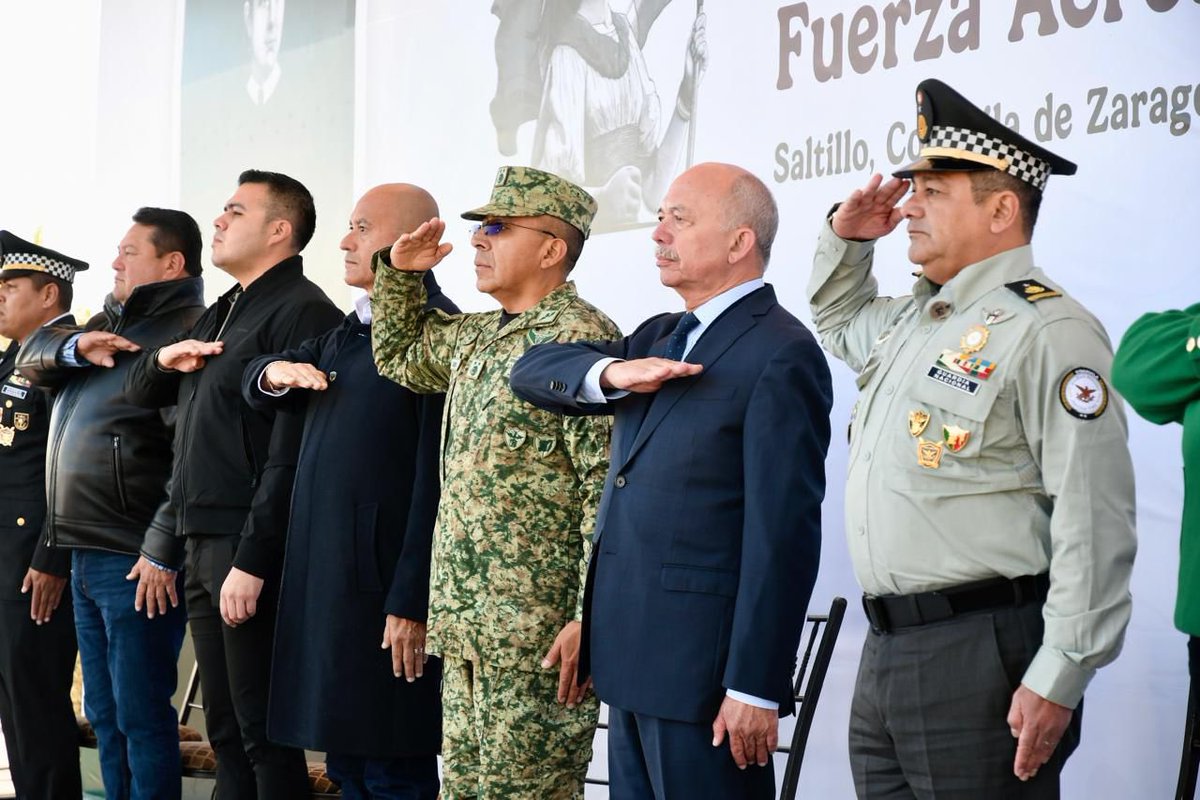 En representación del Gobernador <a href="/manolojim/">Manolo Jiménez Salinas</a>, el Secretario de Gobierno <a href="/oscarpime/">Oscar Pimentel González</a> participó en el inicio de la campaña “Febrero, Mes del Ejército y Fuerza Aérea Mexicana”, reconociendo la labor, disciplina y vocación de servicio de nuestras Fuerzas Armadas.