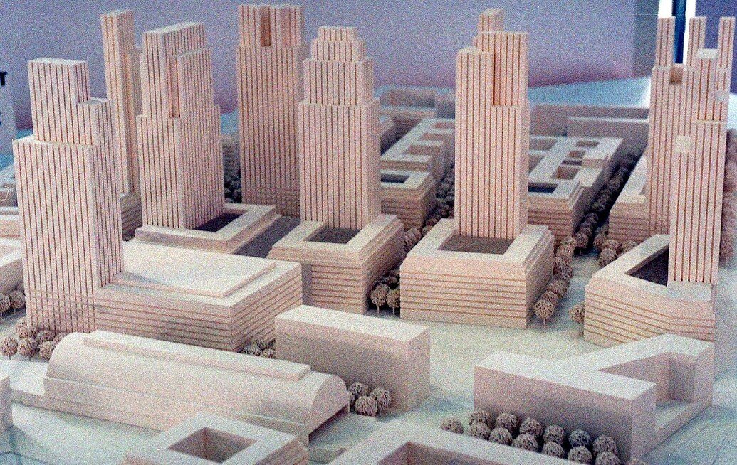 MadridProyecta's tweet image. 🇩🇪El "Land" de Berlín, con seis veces menos suelo y la mitad de población que la Comunidad de Madrid, llega a construir hasta un 50% más de vivienda al año (al menos hasta la reciente crisis alemana).

Muchas operaciones de "rascado".

📍Berlín
🗨️urbanity.one/t/berlin-la-tr…