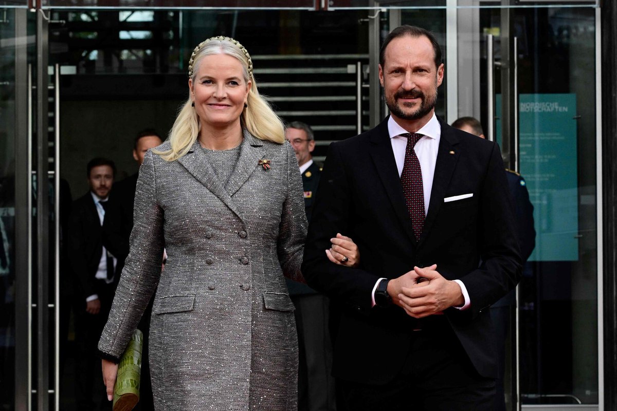 le_Parisien's tweet image. « C’est tout simplement embarrassant » : en Norvège, l’affaire Epstein, un nouveau coup dur pour la princesse Mette-Marit
➡️ l.leparisien.fr/gj7W
