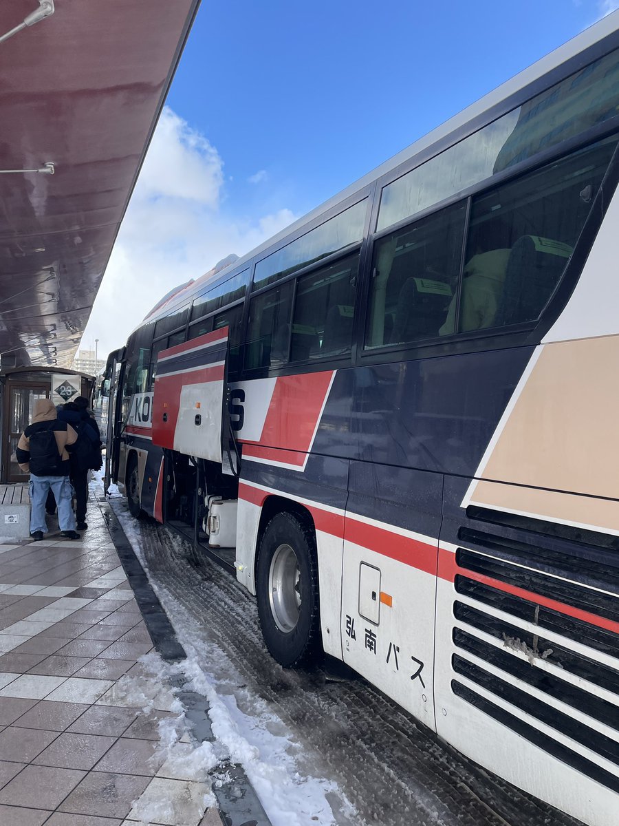 奥羽本線やら弘南鉄道やらが運休する中、残された手段の高速バスによる