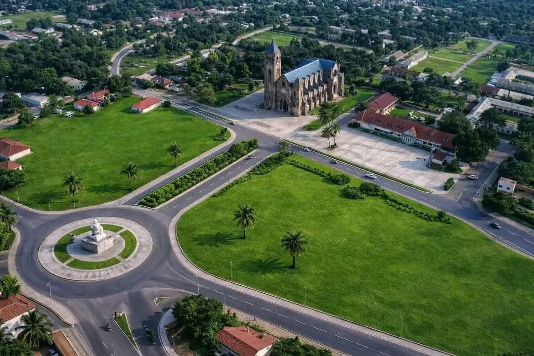 On dirait au VATICAN
On dirait devant notre Dame de Paris
Mais nous sommes en RDC
🤣🤣🤣🤣🤣🤣🤣🤣🤣🤣🤣🤣🤣🤣