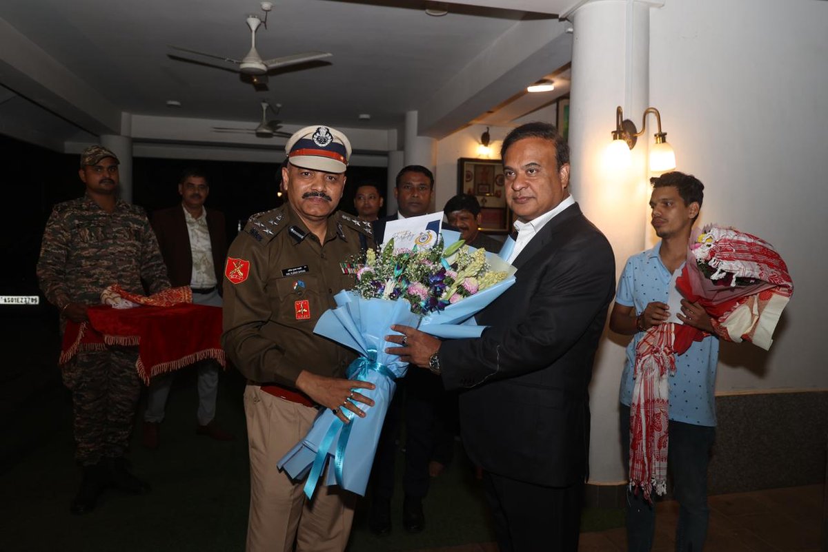 Birthday greetings and warm wishes were conveyed to the Hon’ble Chief Minister of Assam on behalf of Shri G. P. Singh, DG, CRPF, by Shri Anil Kumar Dhyani, DIG, GC Guwahati. Wishing him good health, long life, and continued success in serving the people of Assam. <a href="/crpfindia/">🇮🇳CRPF🇮🇳</a>