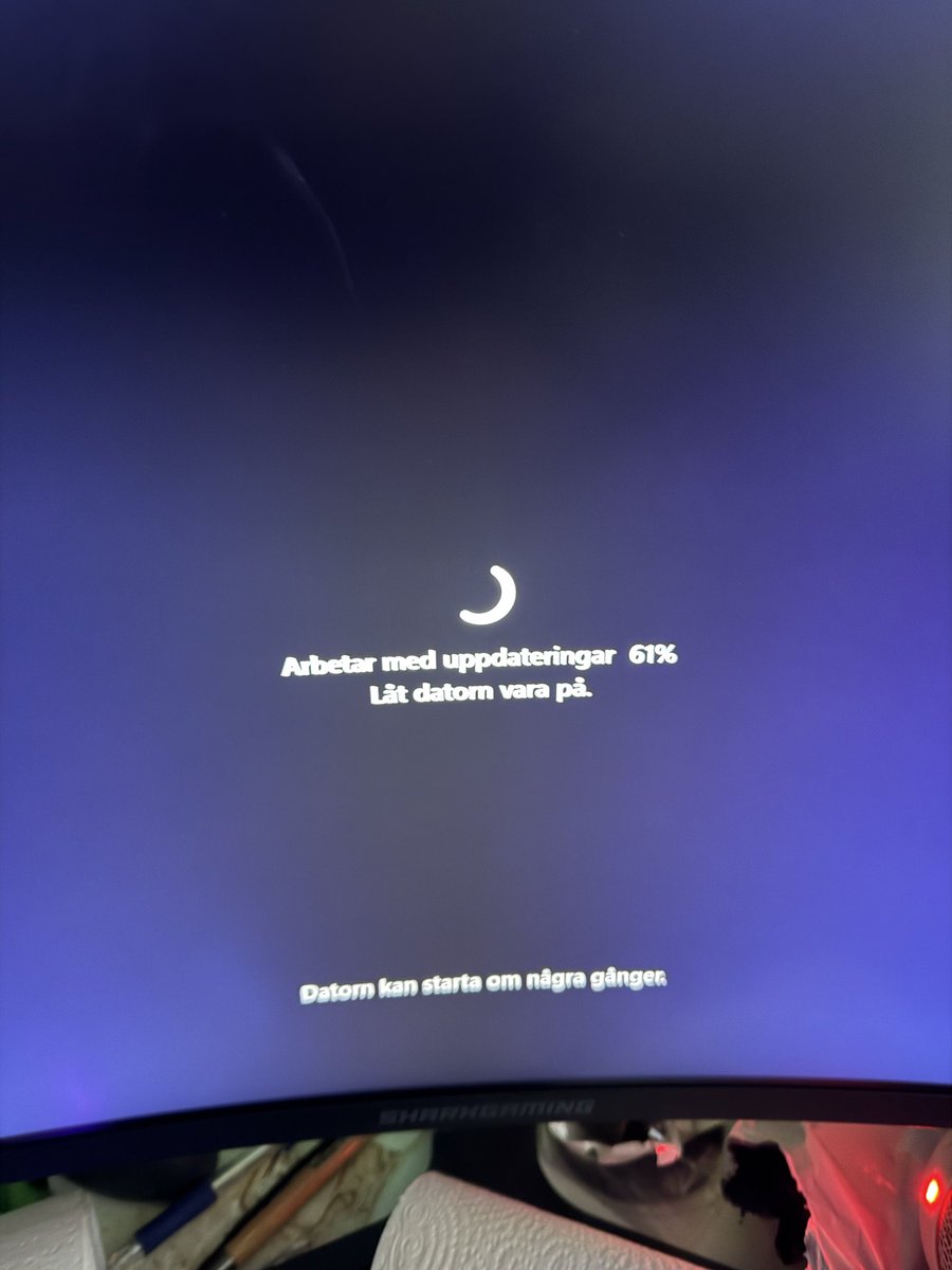 ronnyahlbin's tweet photo. Uppdating to Windows 11 🙂 https://t.co/uKW6ZynVP3
