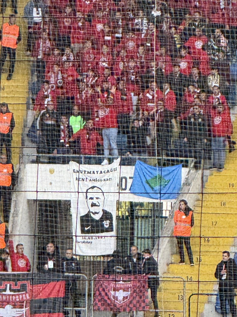 İlhan Cavcav sandık hocam,
Vesselam 😅