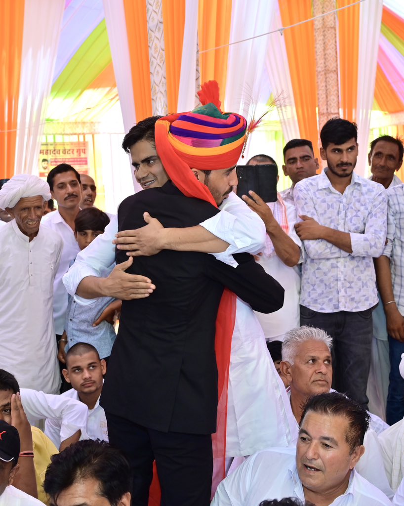 rampalvishnoi_'s tweet photo. टोंक से जिला परिषद सदस्य, युवा कांग्रेस के साथी भाई श्री भरतराज चौधरी जी को जन्मदिवस की हार्दिक बधाई व शुभकामनाएँ। 

#TeamAp
@BharatMalpura https://t.co/324JMwYcHb