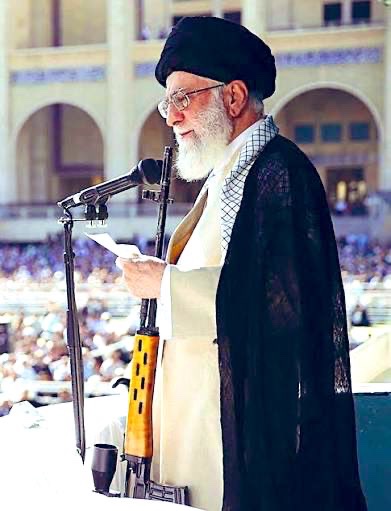 𝗧𝗛𝗘 𝗪𝗔𝗥 𝗔𝗠𝗘𝗥𝗜𝗖𝗔 𝗖𝗔𝗡𝗡𝗢𝗧 𝗖𝗢𝗡𝗧𝗥𝗢𝗟: 𝗔𝗬𝗔𝗧𝗢𝗟𝗟𝗔𝗛 𝗞𝗛𝗔𝗠𝗘𝗡𝗘𝗜’𝗦 𝗪𝗔𝗥𝗡𝗜𝗡𝗚 𝗧𝗢 𝗧𝗛𝗘 𝗨𝗡𝗜𝗧𝗘𝗗 𝗦𝗧𝗔𝗧𝗘𝗦

When Sayyed Ali Khamenei warned that an American attack on Iran would turn into a regional war, he was not posturing.
He was