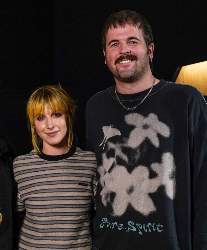 OutlinedArrow30's tweet image. Seeing Hayley Williams in a striped shirt makes me weirdly nostalgic
