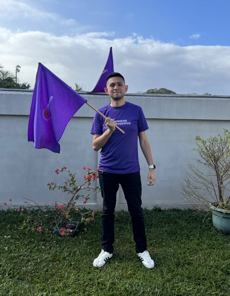 Por la democracia y por el mejor plan. Votar tempranito es hermoso. Vamos que #UnidosPodemos cambiar el rumbo del país. 💜🧡🗳️ <a href="/Natdiaquin/">Natalia Díaz</a> 😌