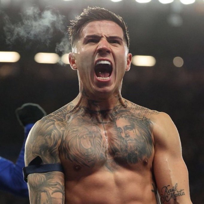 Lea_EFC's tweet image. Enzo Fernandez            Declan Rice

✅ EPL Goals: 8            ❌ EPL Goals: 4
✅ UCL Goals: 2           ❌ UCL Goals: 0
✅ FA Cup Goals: 1      ❌ FA Cup Goals: 0
✅ Total G/A: 15            ❌ Total G/A: 12

“Give Rice the Ballon d’Or” 😂😂😂