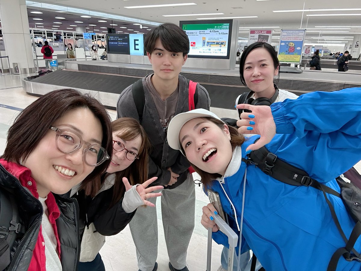 mikaikeda6's tweet photo. 羽田空港にて、ラスト自撮り。今回もたくさんの自撮りをしました🤳
おそらく全員無事に帰宅したでありましょう。
ウェディング&amp;合宿おつかれさまでした！
ゆか、ほりさん、良いきっかけをありがとうございました💍

さて、明日から仕事だよ、仕事！！
気合い入れてがっつりやりたい！ https://t.co/W1XSl76iIQ