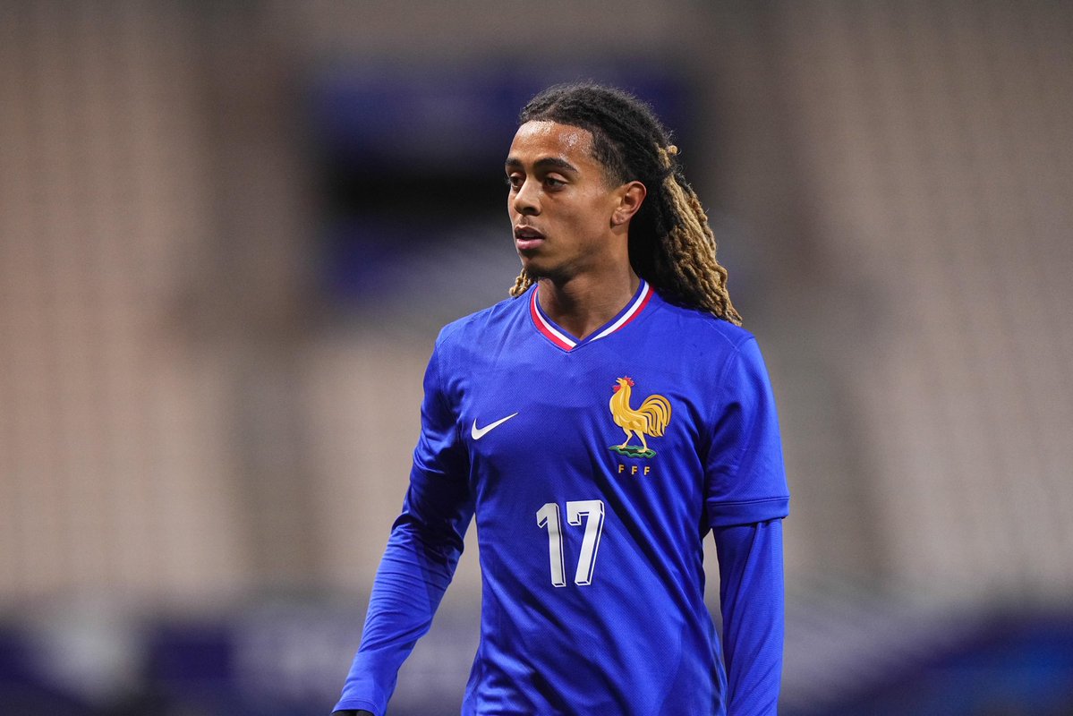 ActuFoot_'s tweet image. 🚨🚨 𝗦𝗔𝗜̈𝗠𝗢𝗡 𝗕𝗢𝗨𝗔𝗕𝗥𝗘́ (𝟭𝟵 𝗮𝗻𝘀) 𝗩𝗔 𝗤𝗨𝗜𝗧𝗧𝗘𝗥 𝗡𝗘𝗢𝗠 🇸🇦… 𝗣𝗢𝗨𝗥 𝗔𝗟 𝗛𝗜𝗟𝗔𝗟 ! 💙

30 MILLIONS D’EUROS !!!! 💰

🗞️ @Tanziloic